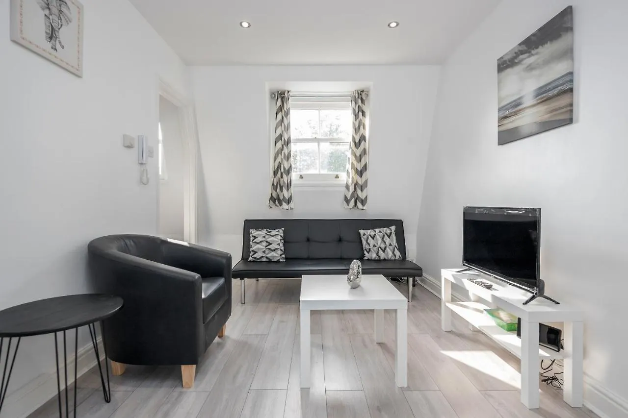 Cosy And Functional 1 Bedroom Flat In London Apartment
