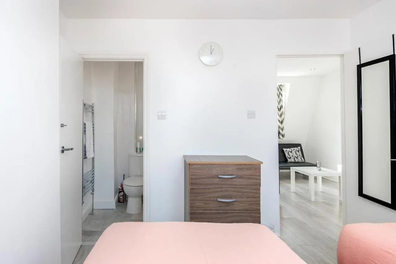 Cosy And Functional 1 Bedroom Flat In London Apartment